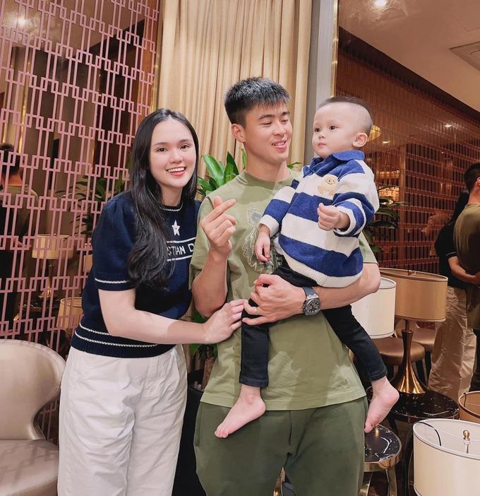 Vợ cầu thủ Duy Mạnh kín đáo sinh con thứ hai, rạng rỡ ngày trở lại-6