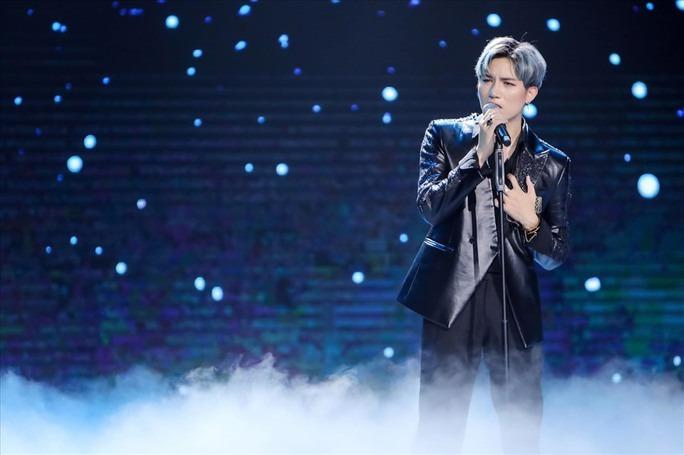 Lột mặt nạ những giọng ca giấu mặt sau mascott-1