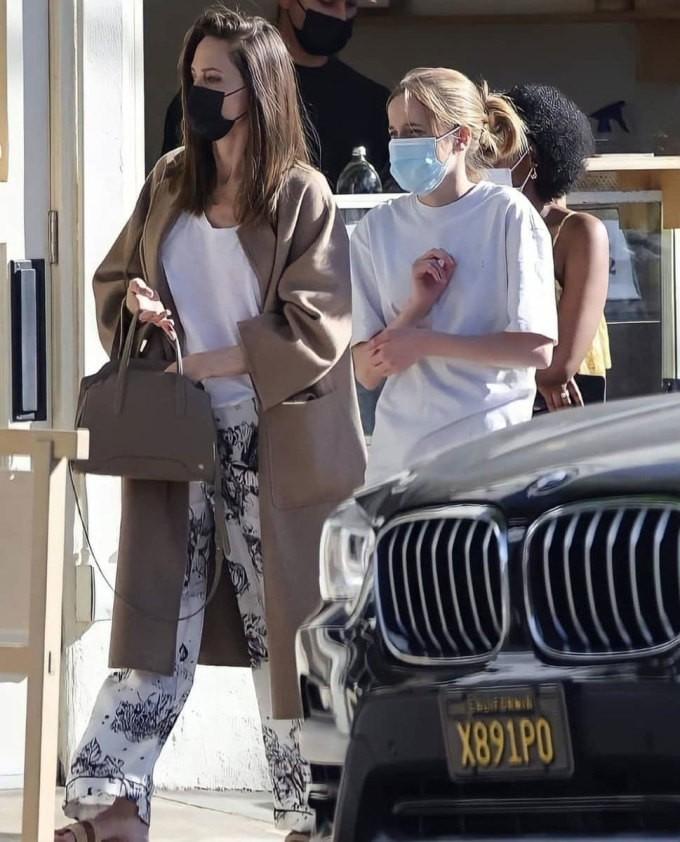 Chân dung con gái 15 tuổi được Angelina Jolie thuê làm trợ lý-7