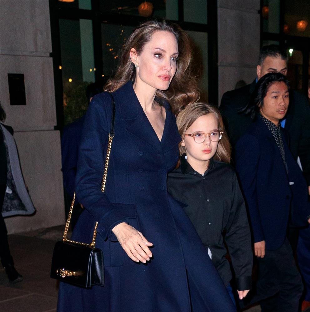 Chân dung con gái 15 tuổi được Angelina Jolie thuê làm trợ lý-12