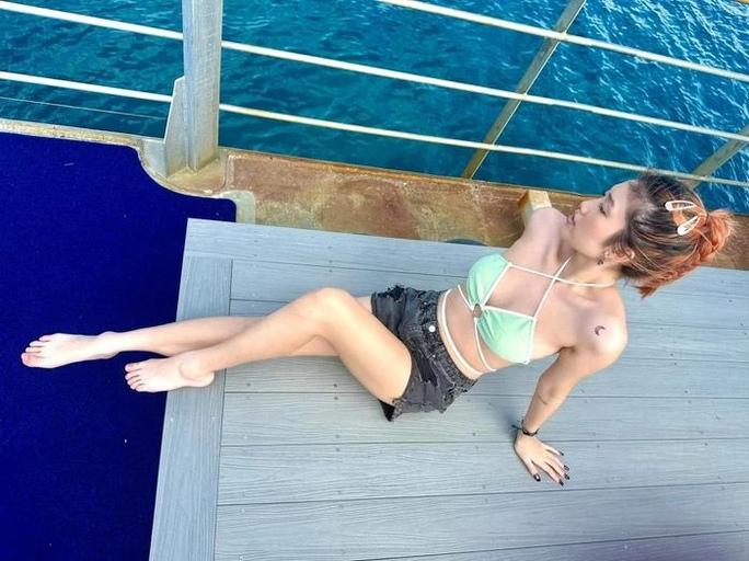 MC Cát Tường tạo dư luận với áo tắm 1 mảnh-3