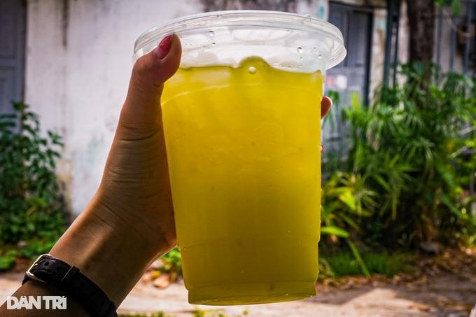 Chặt chém 25.000 đồng/ly nước mía, người bán bị phạt 400.000 đồng-1