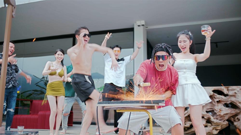 Đỗ Duy Nam, Hoàng Anh Vũ lột xác, hóa tội phạm trong Biệt Dược Đen-2