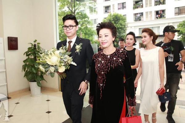 Thân thế mẹ chồng Á hậu Tú Anh: Có địa vị xã hội, tính thanh niên dễ gần-2