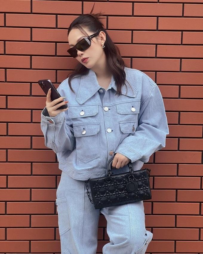 Minh Hằng vẫn diện váy áo cắt xẻ gợi cảm trong suốt thai kỳ-9