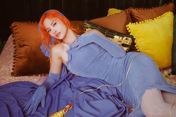 Đông Nhi khác lạ khi thành người bói bài, tiên tri tình yêu-4