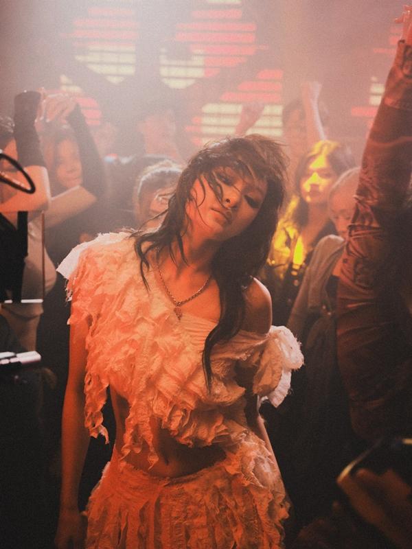 Ca sĩ Hiền Hồ bị ghẻ lạnh ngày trở lại-1