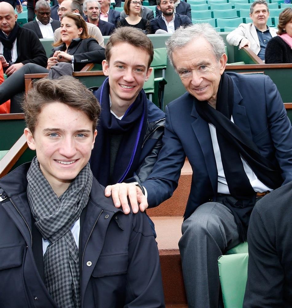 Tỷ phú giàu nhất thế giới ăn trưa mỗi tháng 1 lần với 5 con trong 90 phút-7