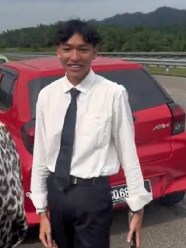 Chở con trai đi làm thủ tục vào đại học, một gia đình bỏ quên con giữa đường-1