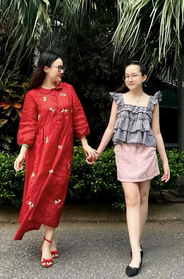 Chiều cao ở tuổi 12 của con gái BTV Hoài Anh, con trai Bảo Thanh-1