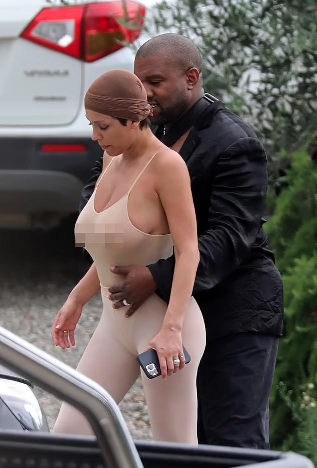 Vợ Kanye West có nguy cơ bị phạt vì mặc áo ngực ra đường