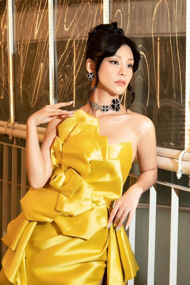 Bùi Lan Hương: Ngày càng gợi cảm, không ngại tình tứ bên Nguyễn Quang Dũng-11