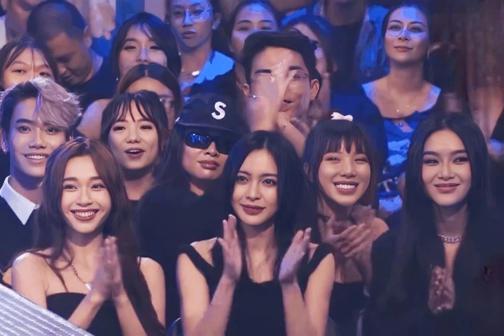 3 nữ khán giả xinh đẹp gây chú ý khi lọt máy quay Rap Việt-1