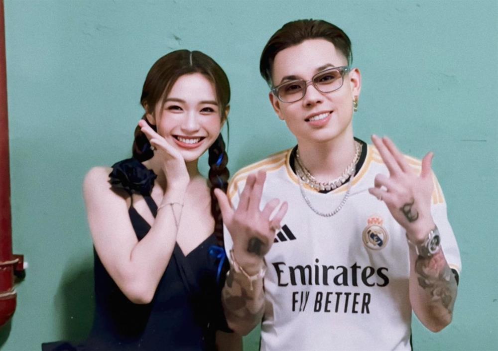 3 nữ khán giả xinh đẹp gây chú ý khi lọt máy quay Rap Việt-4