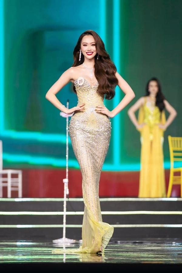 Bán kết Miss Grand Vietnam 2023: Thí sinh hát opera, đọc thơ khi hô tên-7