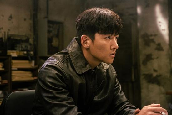 Ji Chang Wook gai góc với vai diễn mới trong 'The Worst Of Evil'