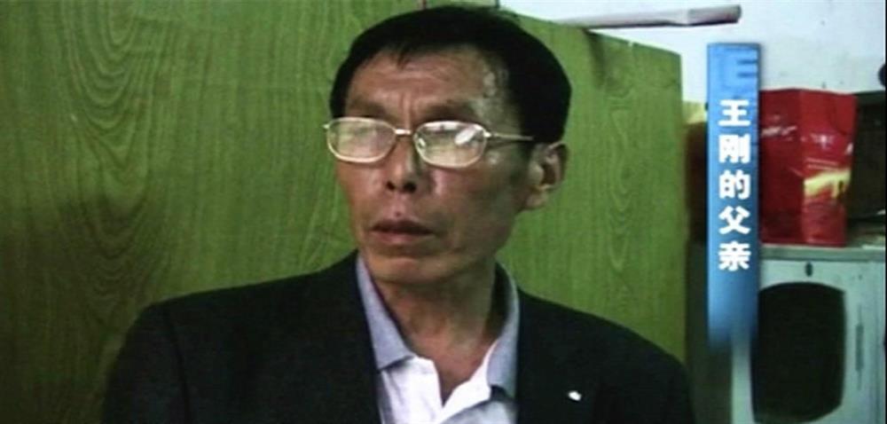 Con trai xuất sắc đột ngột mất tích, 10 năm sau gặp lại cha mẹ khó nhận ra-2