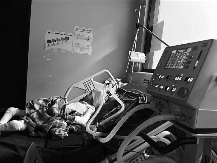 Cuộc gọi từ người lạ và hành trình 9 năm nhận nuôi em bé mắc bệnh hiếm-1