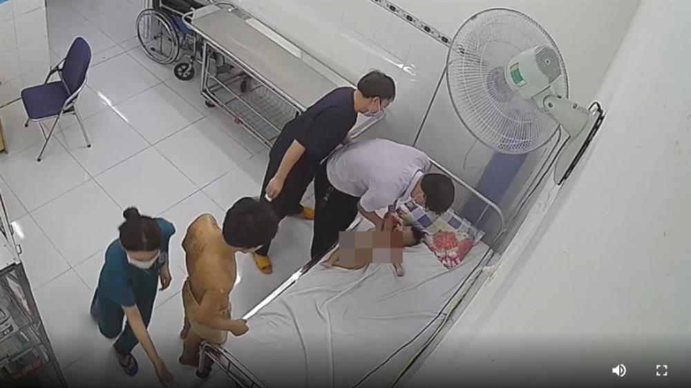 Bé trai 2 tuổi ở Bình Phước tử vong: Lời khai lạnh gáy của cha dượng-2
