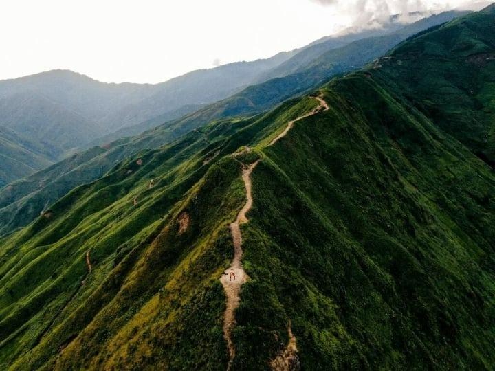 Săn mây trên 2 đoạn sống lưng khủng long hùng vĩ, thách thức dân mê xê dịch-4