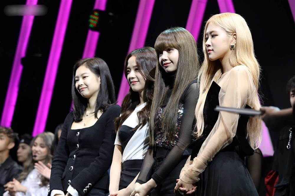 Không chỉ Đông Nhi, từng có 3 sao Việt đứng chung khung hình với BLACKPINK-1