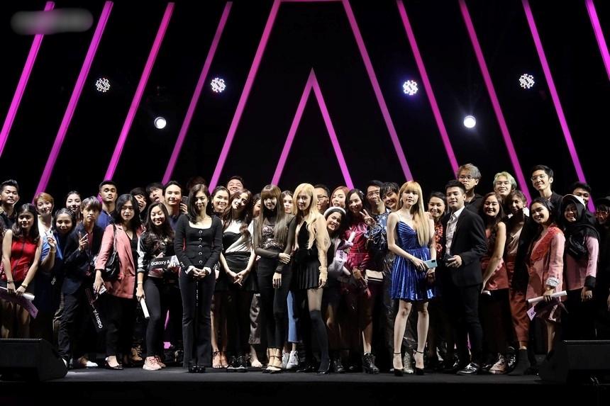 Không chỉ Đông Nhi, từng có 3 sao Việt đứng chung khung hình với BLACKPINK-3