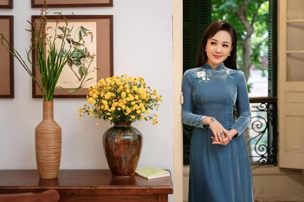 Mẹ chồng chưa bao giờ lộ diện của BTV Hoài Anh: Điểm tựa lớn trong sự nghiệp của con dâu-2