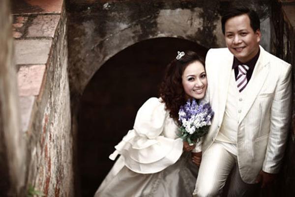 Mẹ chồng chưa bao giờ lộ diện của BTV Hoài Anh: Điểm tựa lớn trong sự nghiệp của con dâu-1