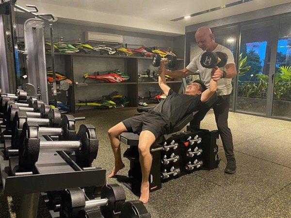 Cường Đô La cùng vợ con đi xem nhà mới cực xịn sò-15