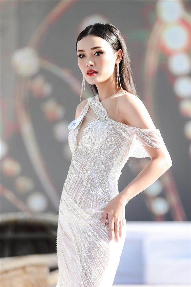 Cử nhân bằng giỏi Thu Uyên đăng quang Hoa hậu Đại dương Việt Nam 2023-8