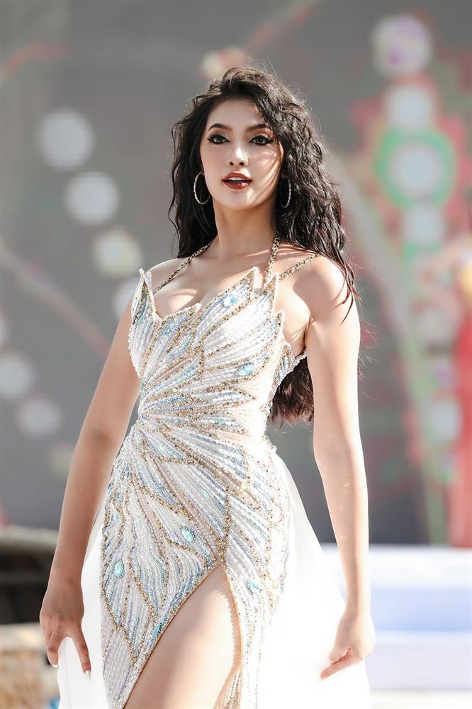 Cử nhân bằng giỏi Thu Uyên đăng quang Hoa hậu Đại dương Việt Nam 2023-10