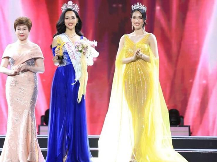 Váy xuyên thấu gây ngại ngùng cho mỹ nhân Việt từ đời thường tới khi lên sóng truyền hình-1