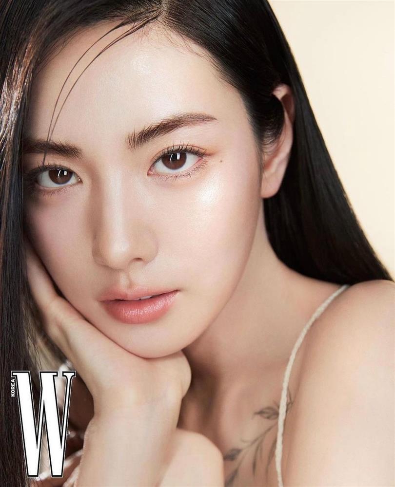 Mỹ nhân sở hữu gương mặt đẹp nhất thế giới xăm hình khắp cơ thể-4