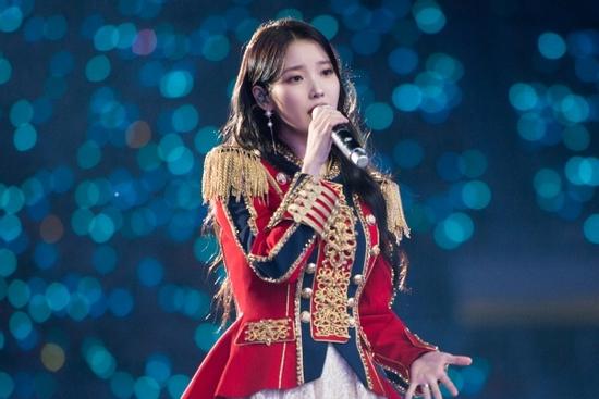 'Choáng váng' với giá vé concert của IU