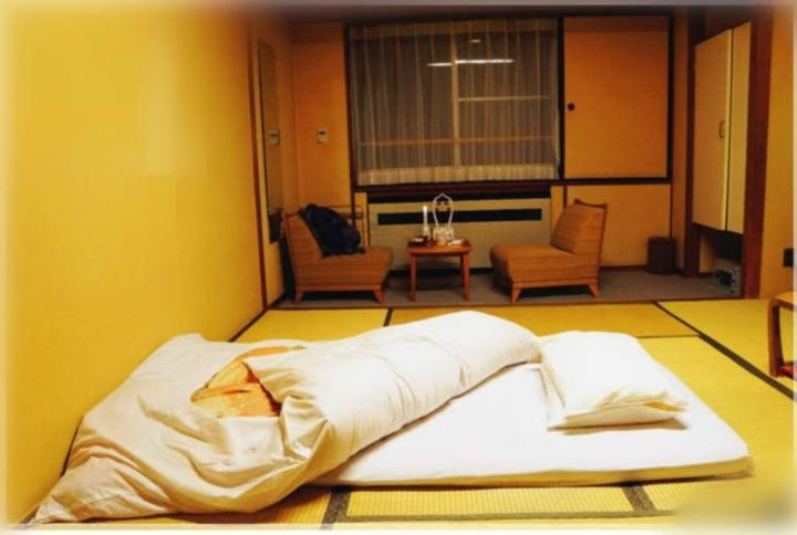 Vì sao người Nhật thích ngủ dưới sàn hơn trên giường?-1