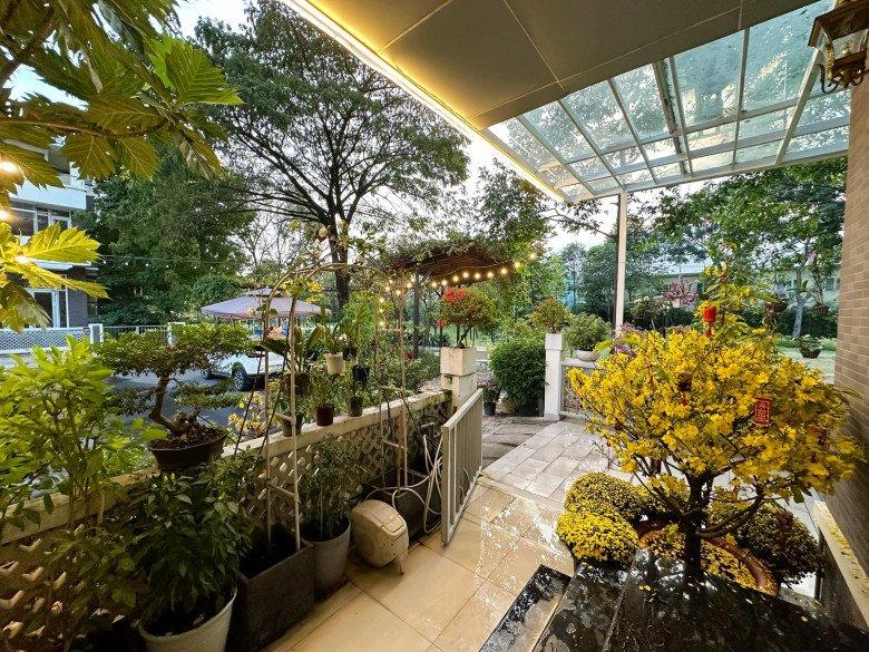 Nhận xế hộp 5,5 tỷ mừng tuổi 52, á hậu Trịnh Kim Chi còn từng được tặng nhà hơn 10 tỷ-3