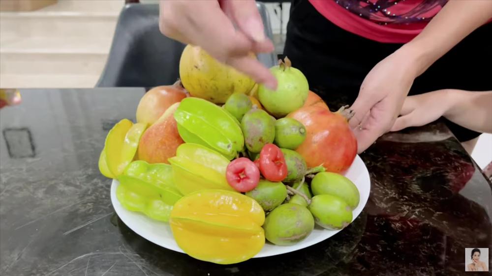 Nhận xế hộp 5,5 tỷ mừng tuổi 52, á hậu Trịnh Kim Chi còn từng được tặng nhà hơn 10 tỷ-39