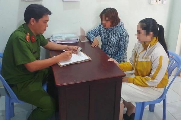 Xôn xao xung quanh bức tranh khắc họa bé gái có ánh mắt gây sợ hãi-2