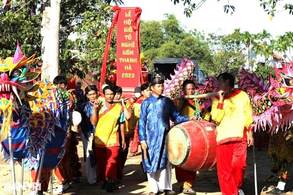 Lễ giỗ làng gốm 500 năm tuổi ở phố cổ Hội An-1