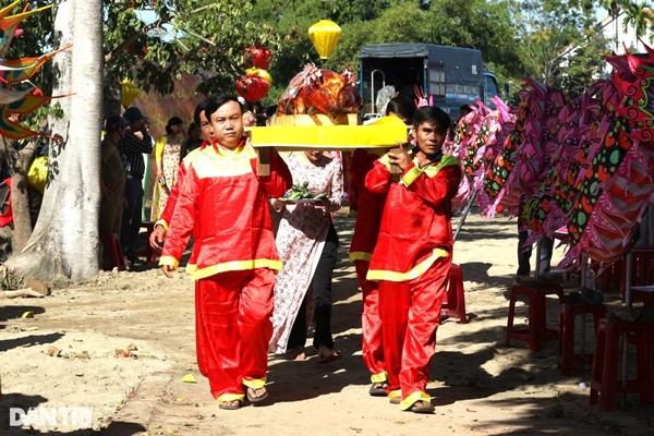 Lễ giỗ làng gốm 500 năm tuổi ở phố cổ Hội An-3