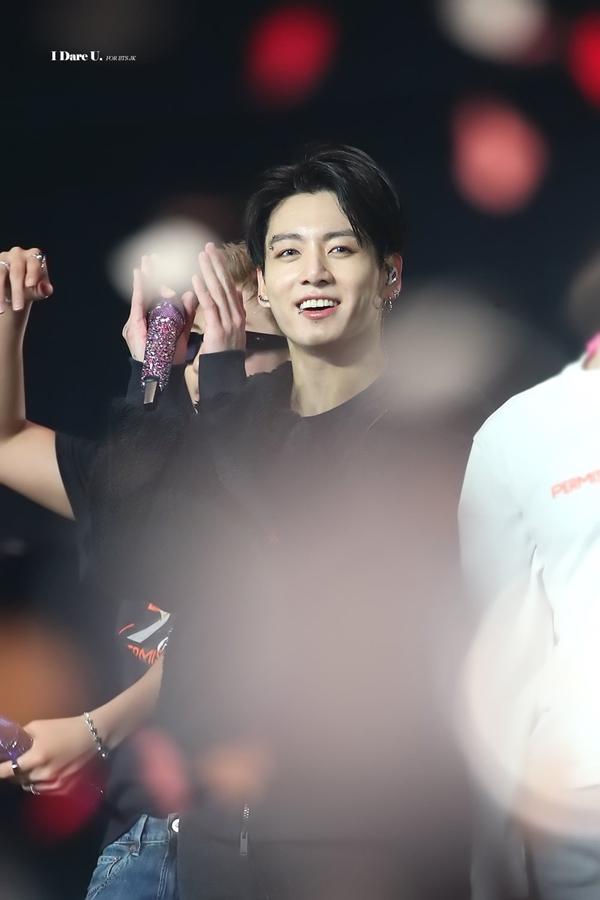 Chính Jungkook đánh bại kỷ lục của BTS-6