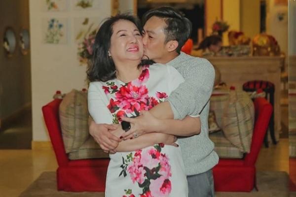 Thân thế quyền lực của mẹ chồng Đàm Thu Trang: Ngoài là đại gia, bà còn sở hữu đức tính đặc biệt khiến nhiều người ngưỡng mộ-1