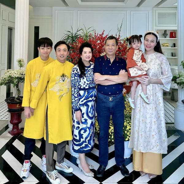Thân thế quyền lực của mẹ chồng Đàm Thu Trang: Ngoài là đại gia, bà còn sở hữu đức tính đặc biệt khiến nhiều người ngưỡng mộ-8