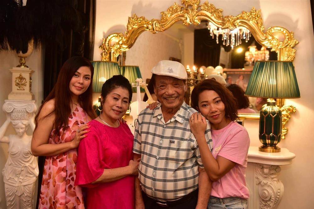 NSND Trần Hiếu, Trần Tiến khiến Hà Trần khóc như trẻ thơ trong sinh nhật-3