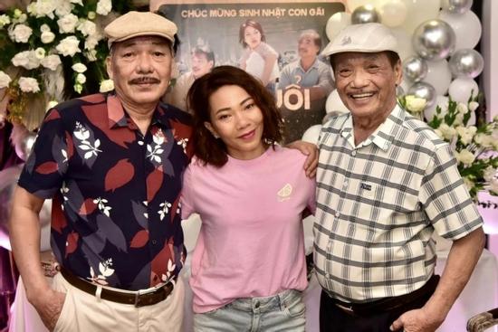 NSND Trần Hiếu, Trần Tiến khiến Hà Trần 'khóc như trẻ thơ' trong sinh nhật
