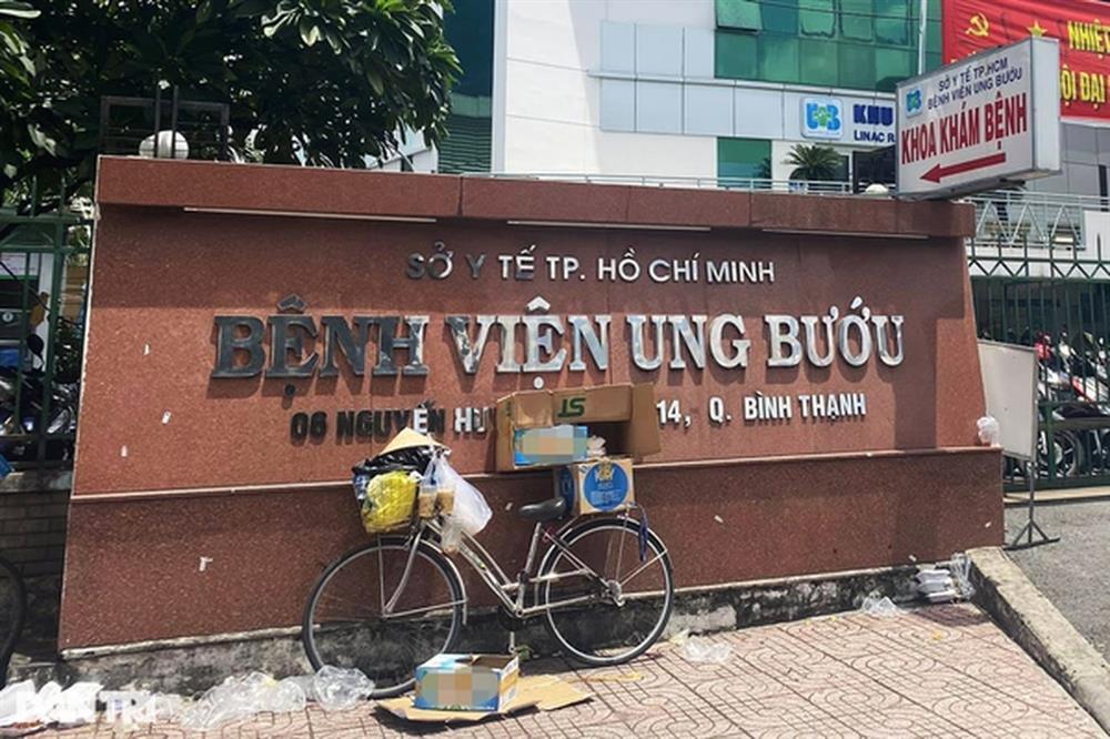 Công an làm việc với cô gái tố bác sĩ đòi vui vẻ mới đưa thuốc-1