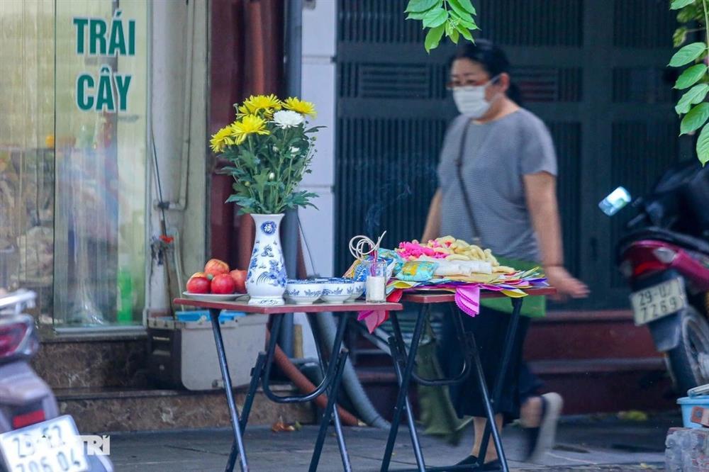 Chuẩn bị 2 mâm cúng rằm tháng 7 và gợi ý nơi cúng chúng sinh khi ở chung cư-2