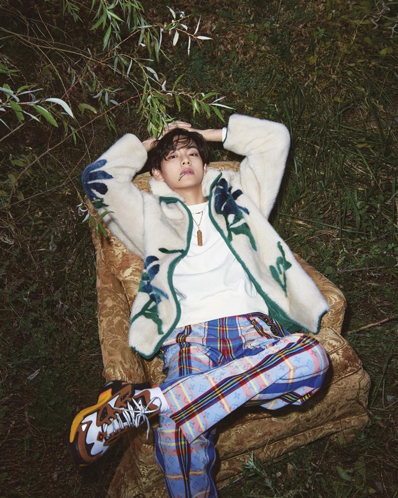 V (BTS) - bạn trai tin đồn của Jennie: Nổi tiếng, giàu có và chịu chơi-1