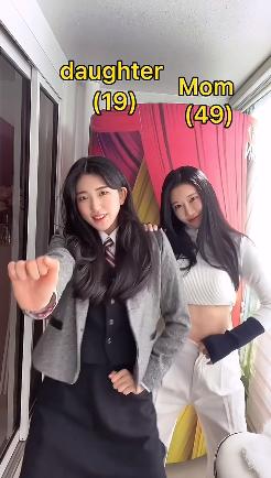 Người phụ nữ gây sốt vì 50 tuổi mà trông trẻ như con gái 20 tuổi-5