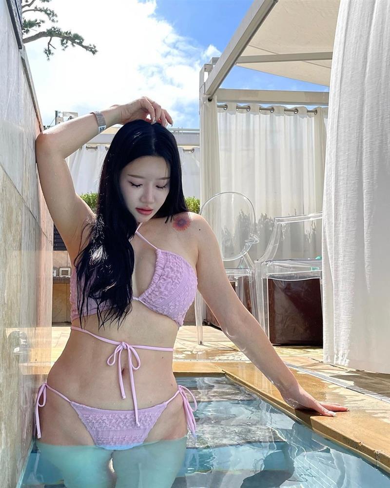 Người phụ nữ gây sốt vì 50 tuổi mà trông trẻ như con gái 20 tuổi-8